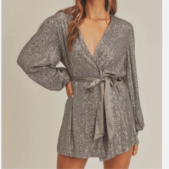 Mabel Champagne Sequin Wrap Dress Sz M - Picture 1 of 8